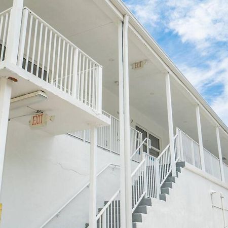 The Purple Pelican Beachfront With Ocean Balcony Unit 3 Форт Лодърдейл Екстериор снимка