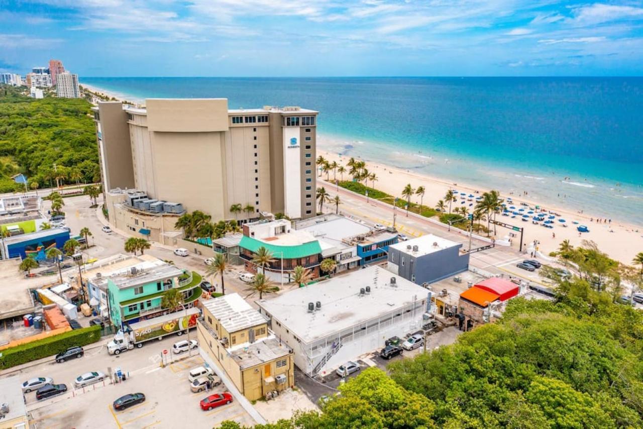 The Purple Pelican Beachfront With Ocean Balcony Unit 3 Форт Лодърдейл Екстериор снимка