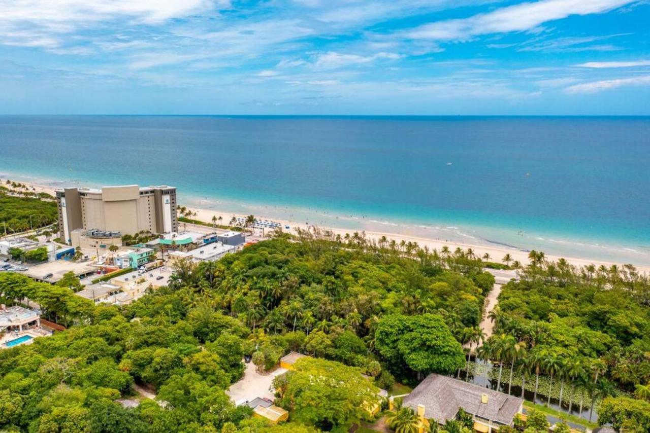The Purple Pelican Beachfront With Ocean Balcony Unit 3 Форт Лодърдейл Екстериор снимка