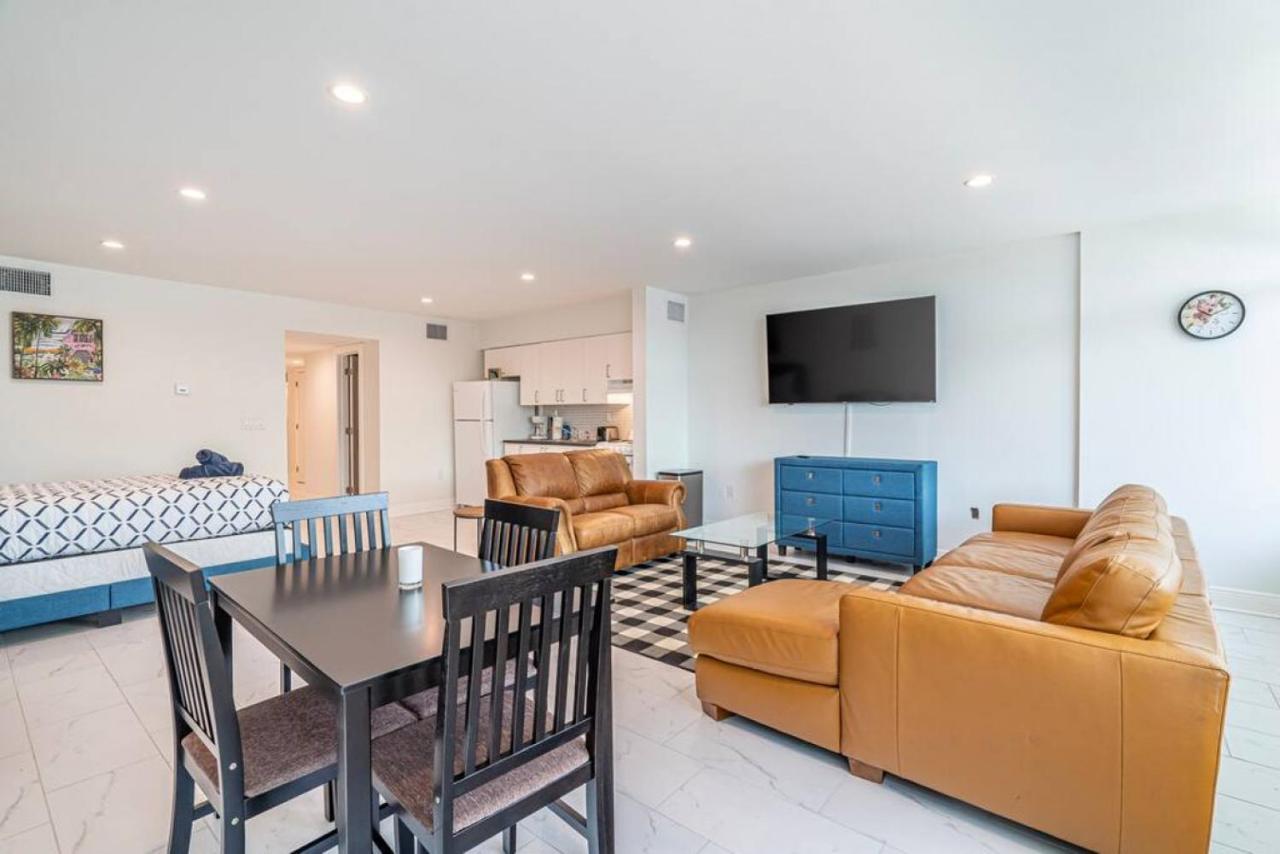 The Purple Pelican Beachfront With Ocean Balcony Unit 3 Форт Лодърдейл Екстериор снимка